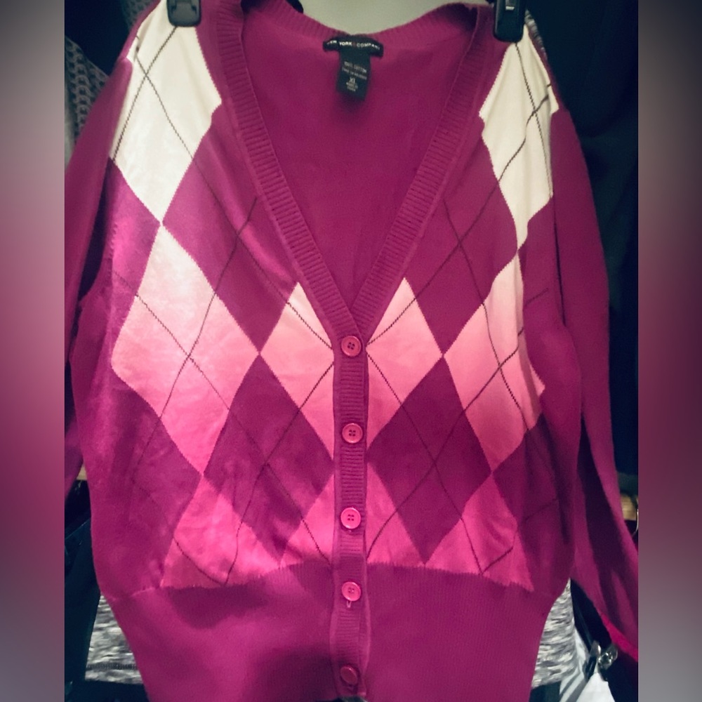 Pink diamond New York & Company XL Cardigan